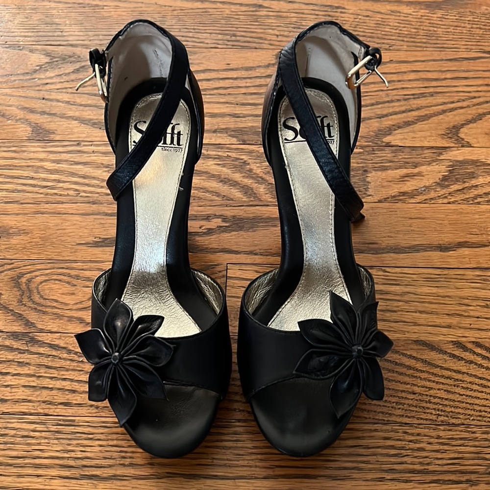 Sofft womens black platform heel 7.5